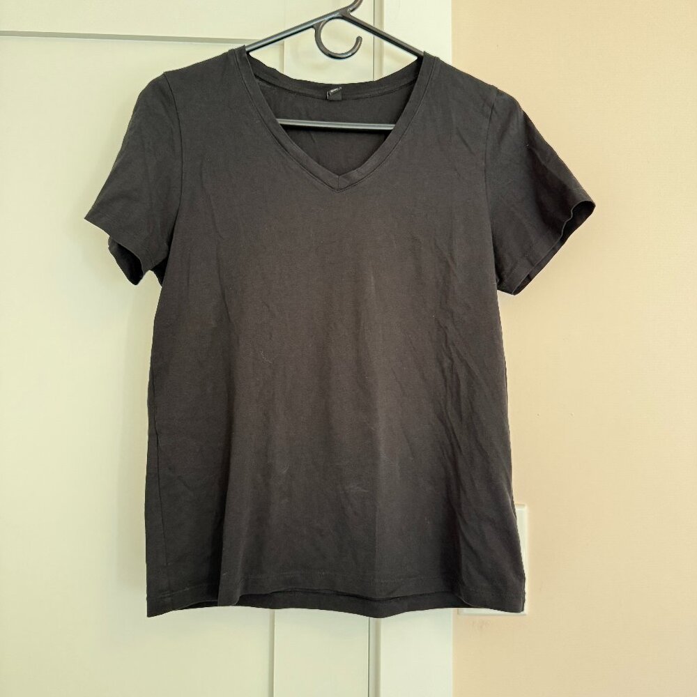 Uniqlo V-Neck Short Sleeve Tee Black S 100% Cotton